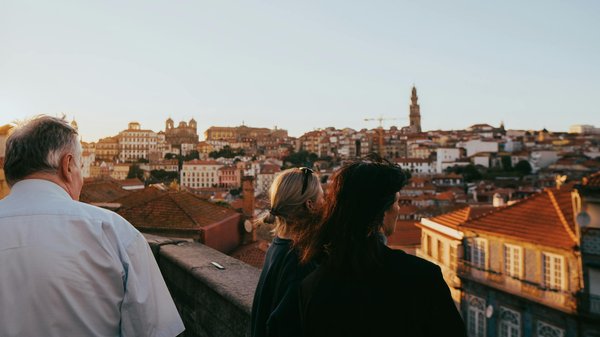 Quelles croisières permettent de découvrir les plages de sable blanc aux Seychelles?