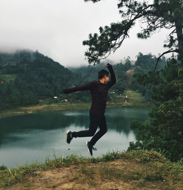 Comment organiser un séjour en Islande avec des excursions de pêche à la mouche et des bains dans des sources chaudes?